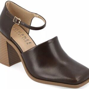 Journee Collection Brown Pump - New in the Box Size 12W
